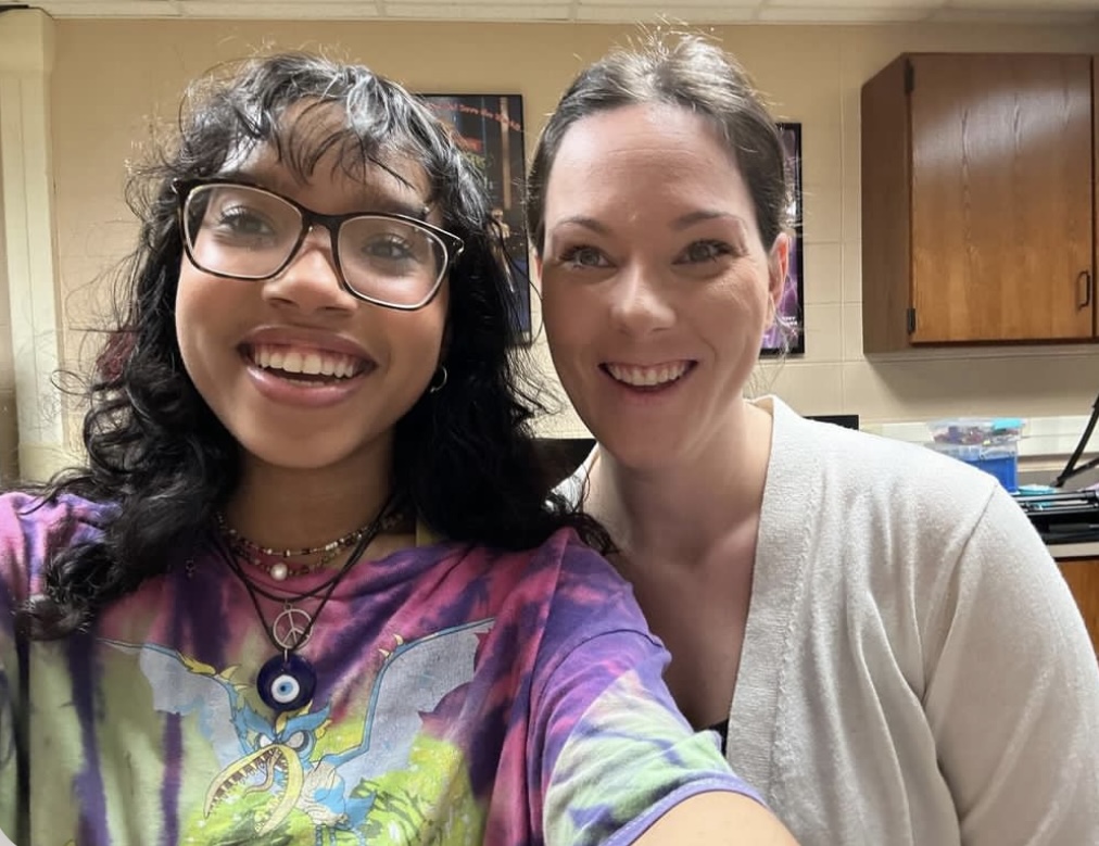 RHS celebrated national Teacher Appreciation Week from May 6 to May 10, 2024. Pictured: Senior Amelia Diaz (left) appreciated Mass Media Teacher Tara Sterling.