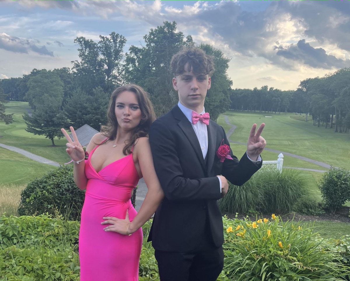 Attendees enjoy the RHS 2024 Senior Prom, held at Knoll Country Club on June 6.